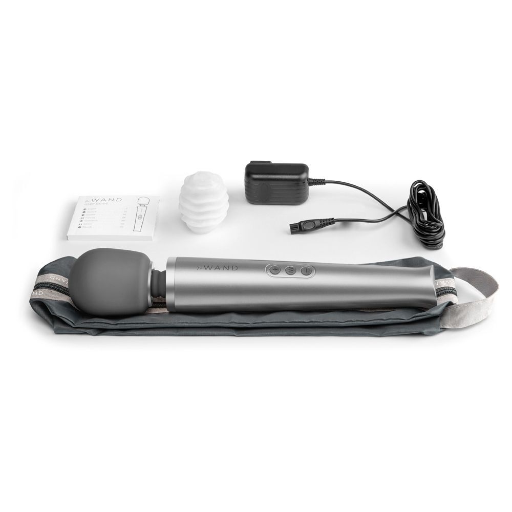 Le Wand Rechargeable Vibrating Massager - Image 3